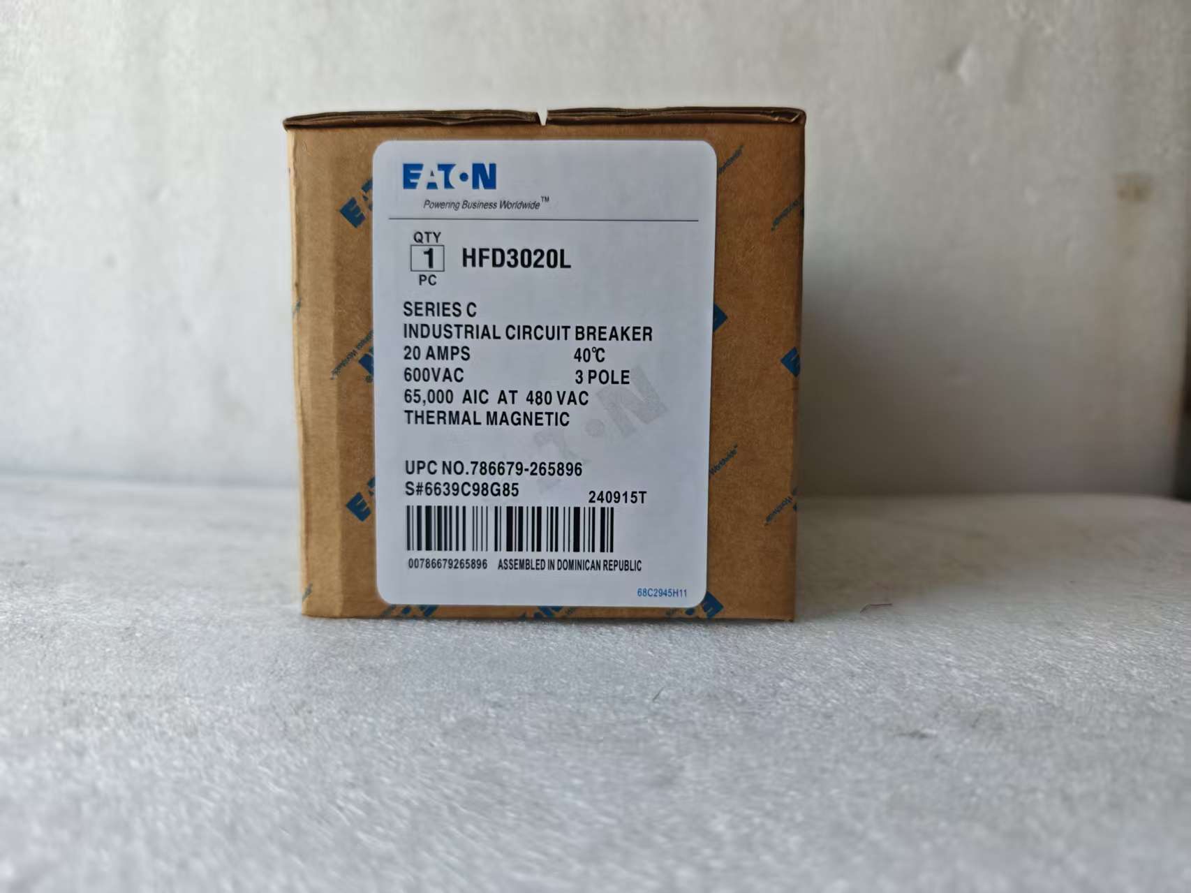 Brand New Eaton HFD3020L Circuit Breaker DHL Expedited Shipping