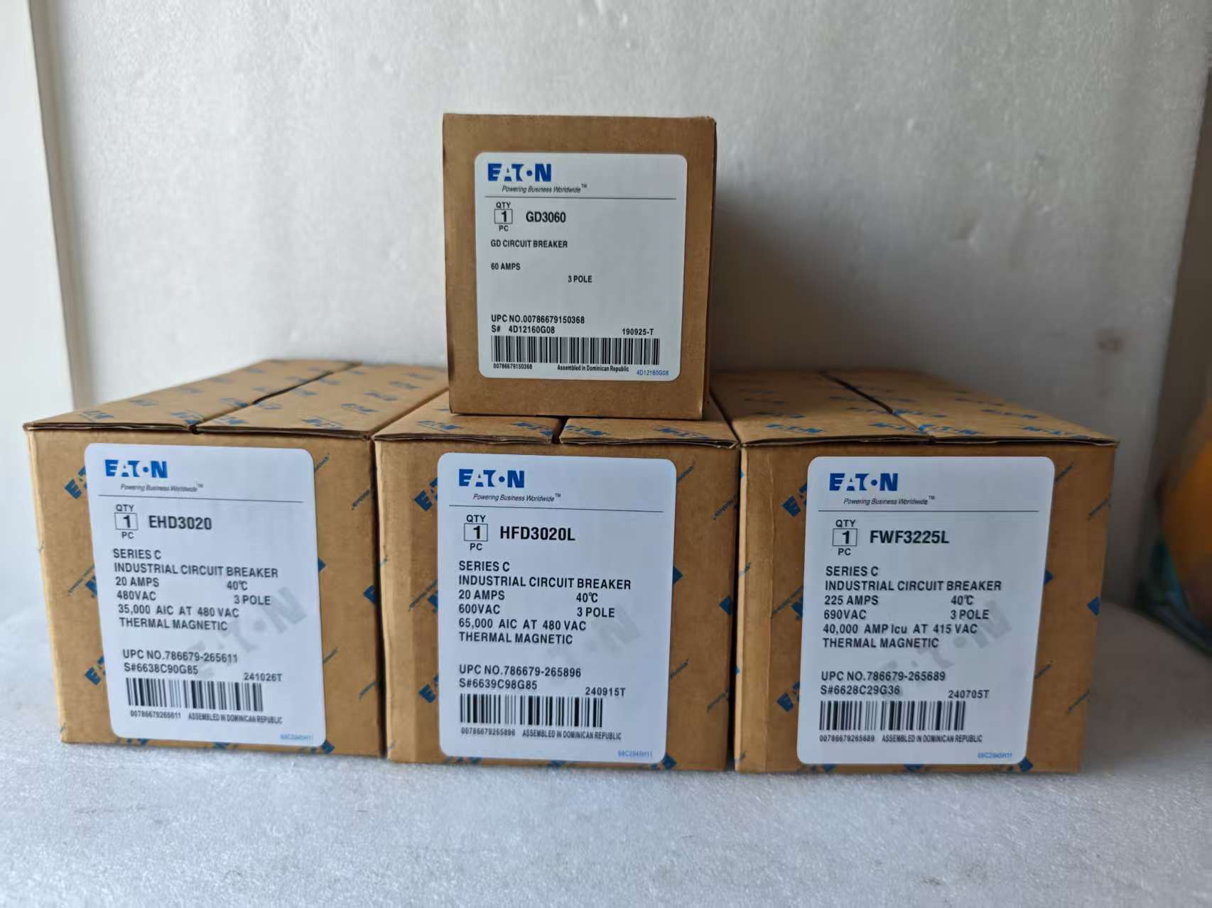 1PC Brand New Eaton ED3225L ED3225L Circuit Breaker DHL Expedited Shipping